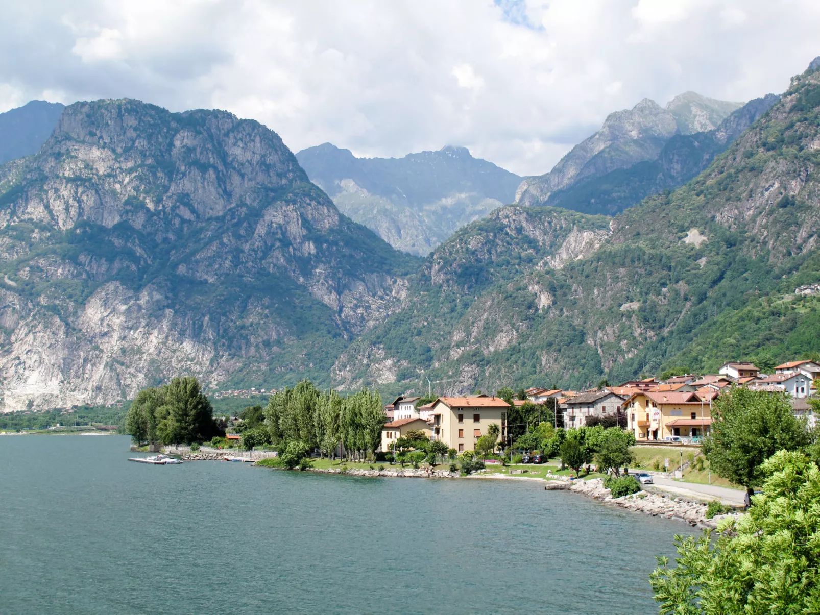 Punto Lago-Outside