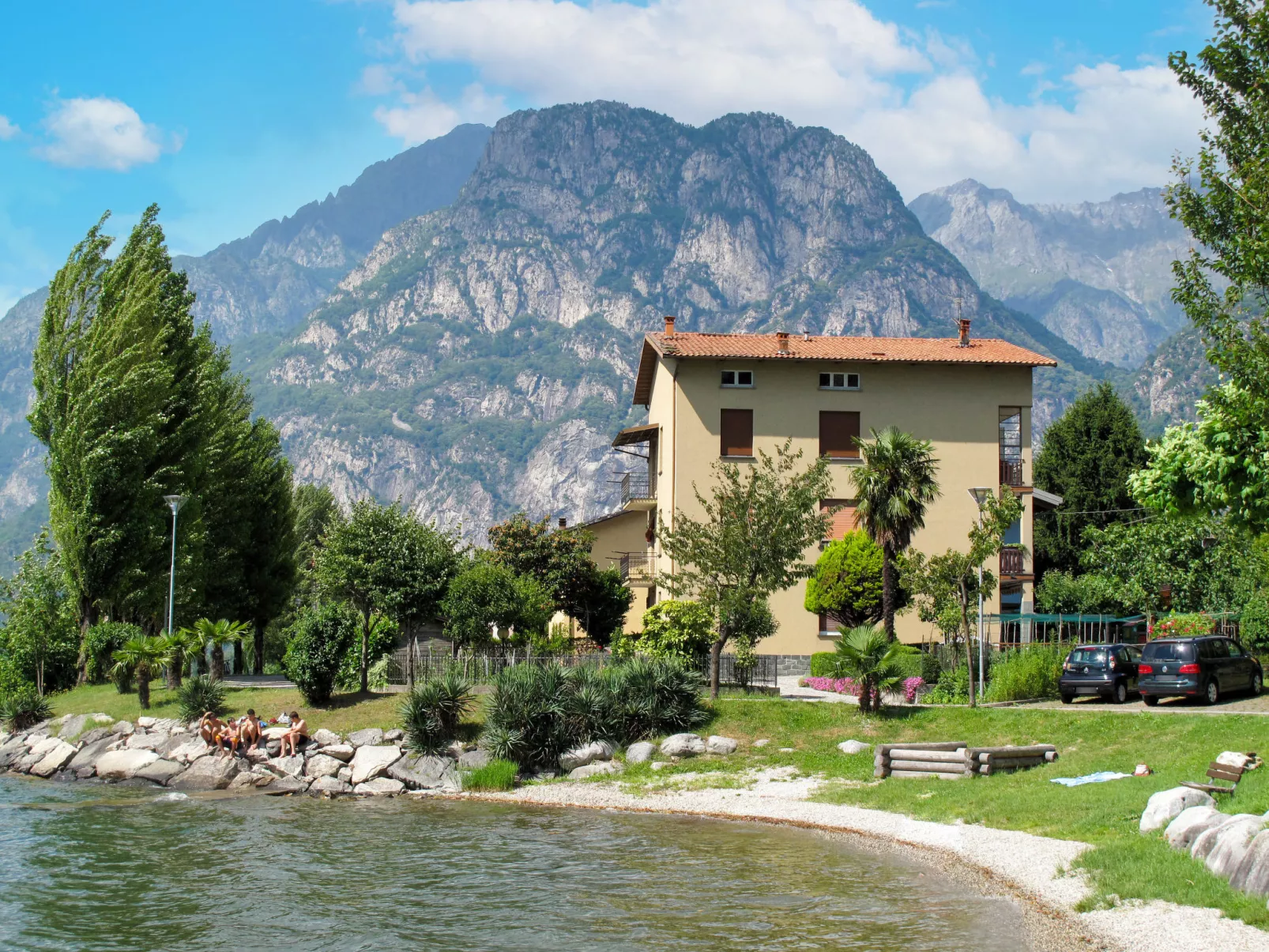 Punto Lago-Outside