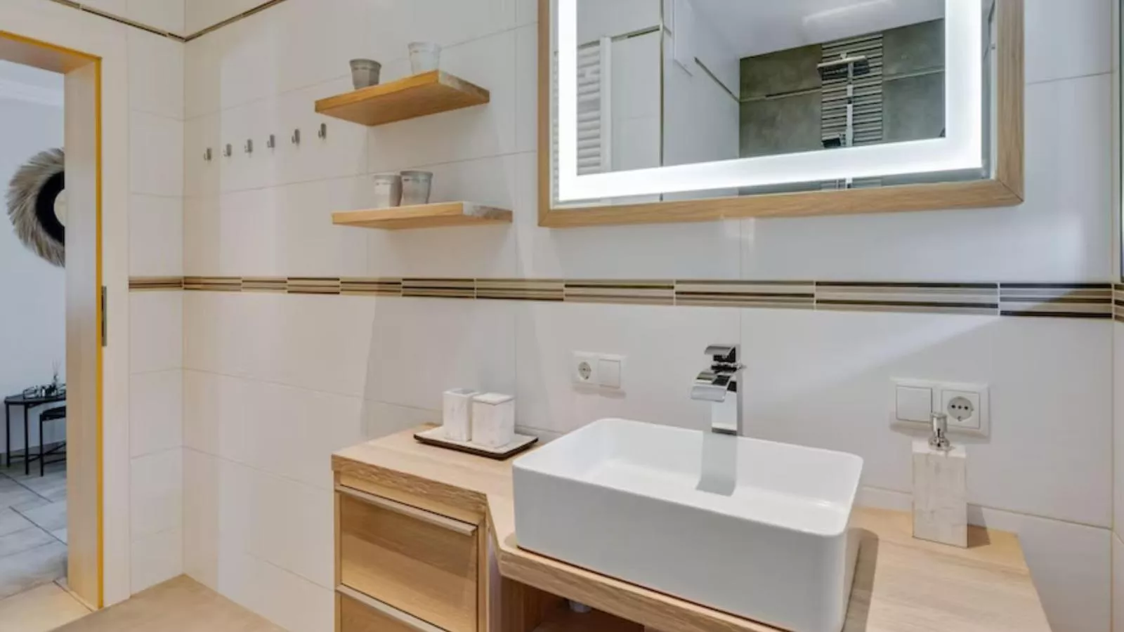 Tina-Bathroom