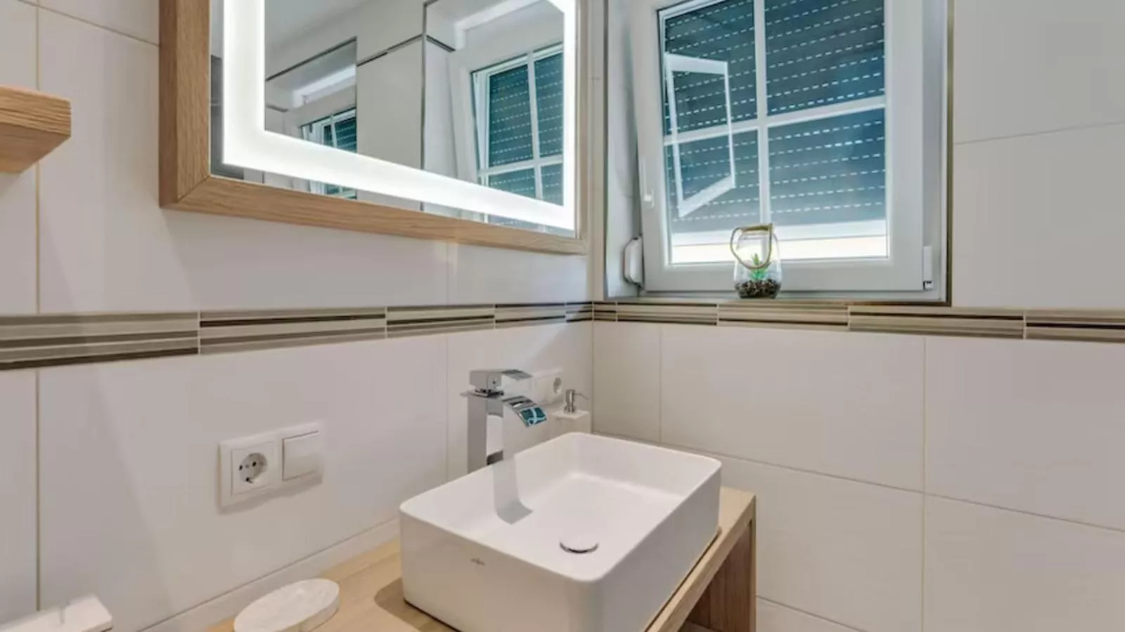 Tina-Bathroom