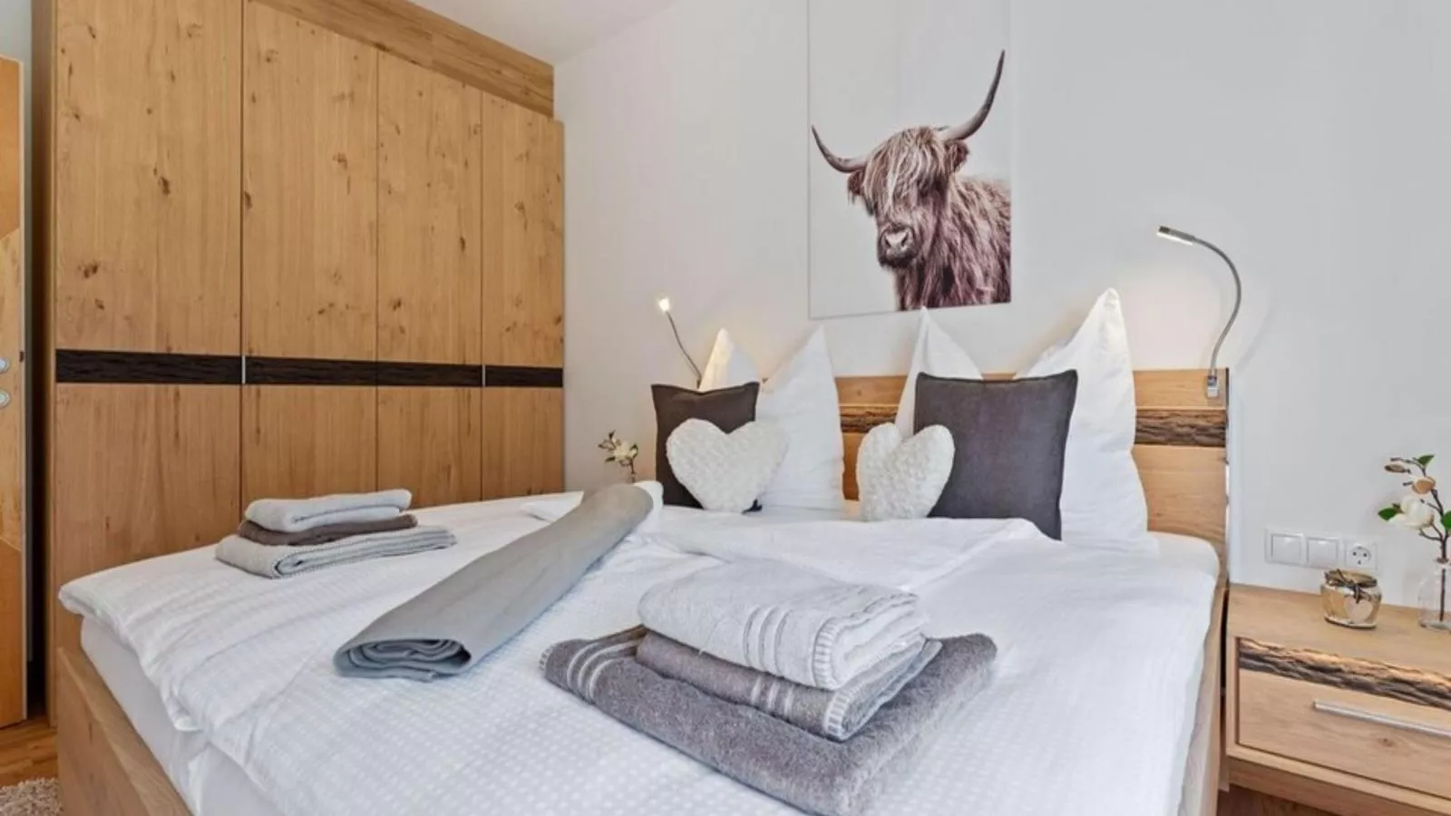 Tina-Bedroom