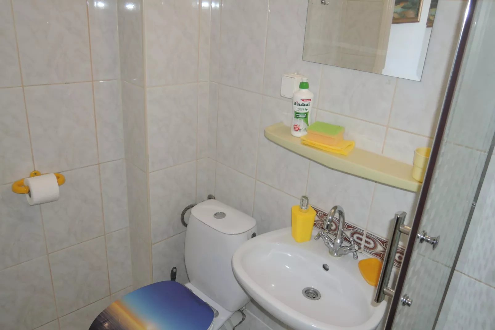 Czwórka żółta z balkonem-Bathroom