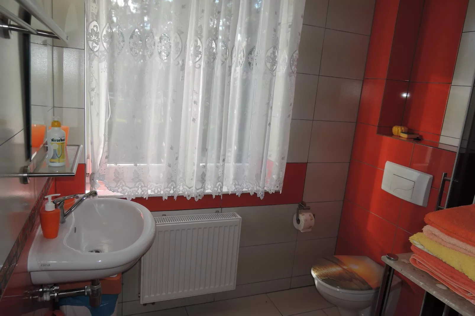 Piątka pomarańcza-Bathroom