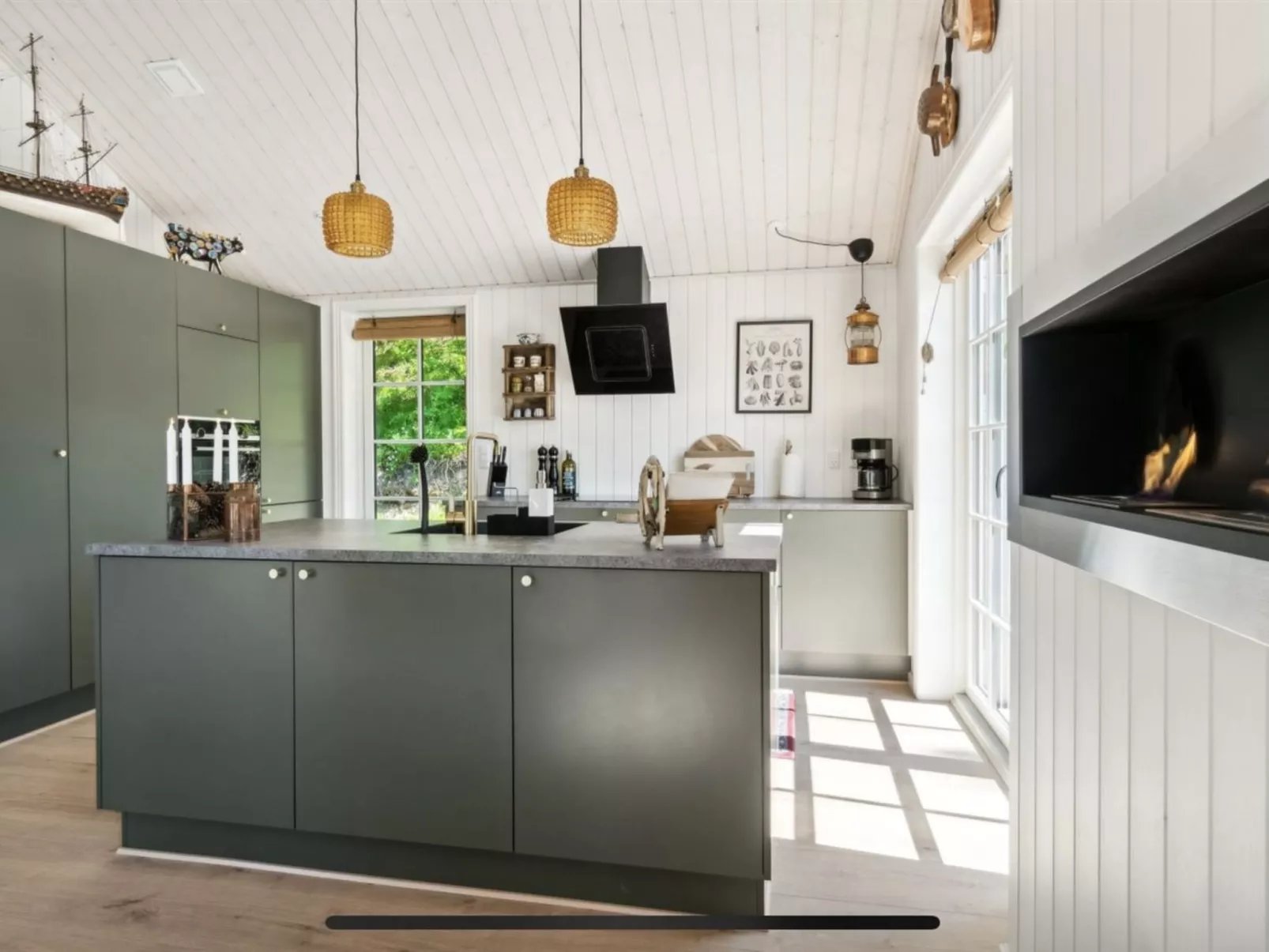 "Blek" - 2.8km from the sea-Inside
