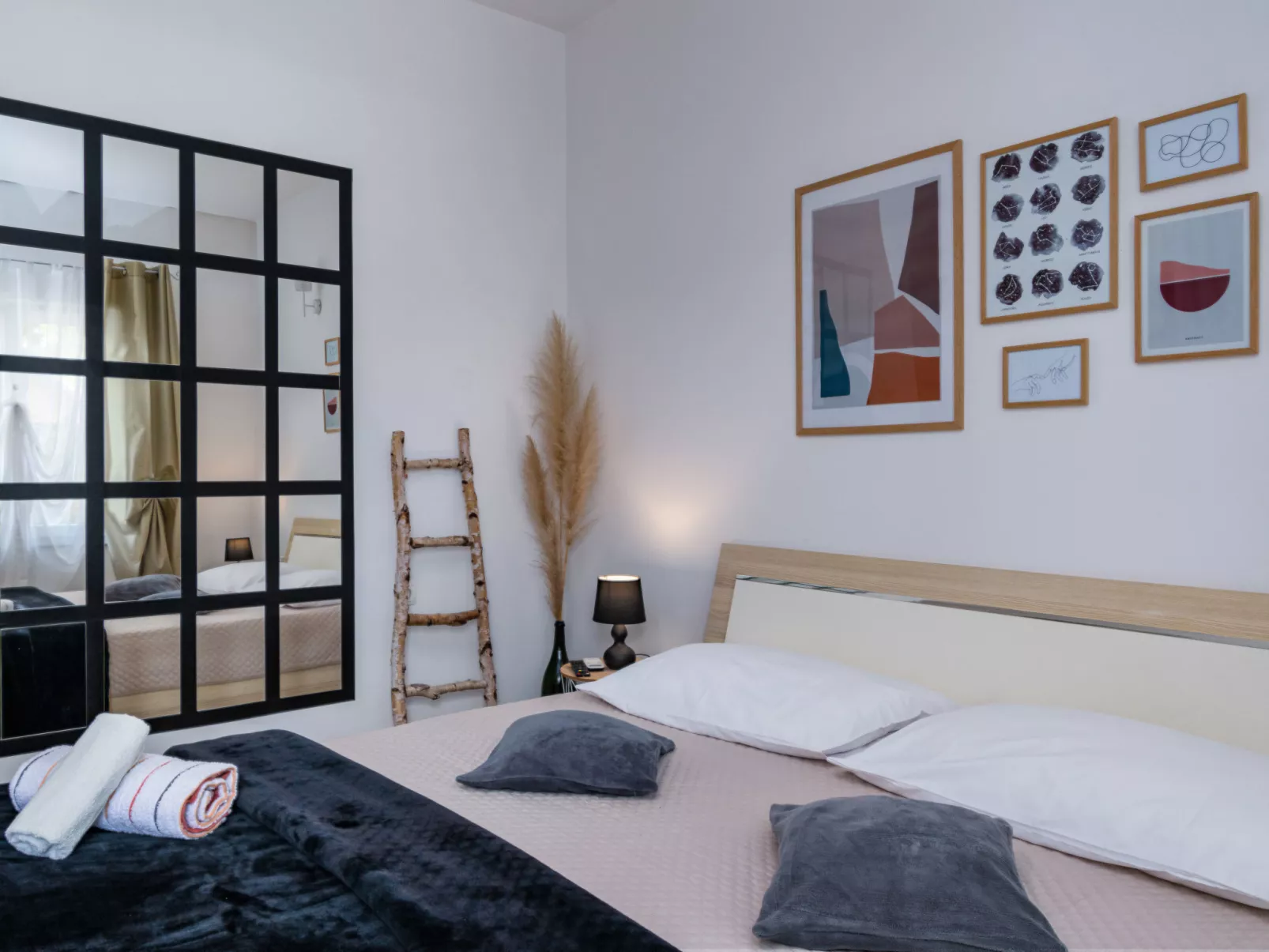 Studio Mima-Inside