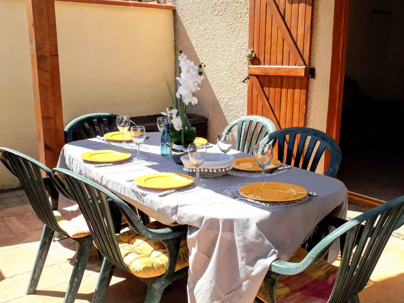 Le Hameau Catalan-Outside