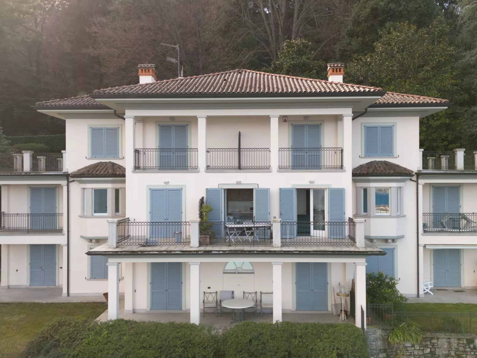 Punta Borromea-Outside