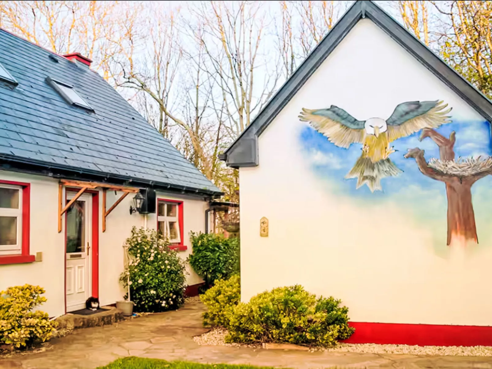 Eagle Nest-Outside