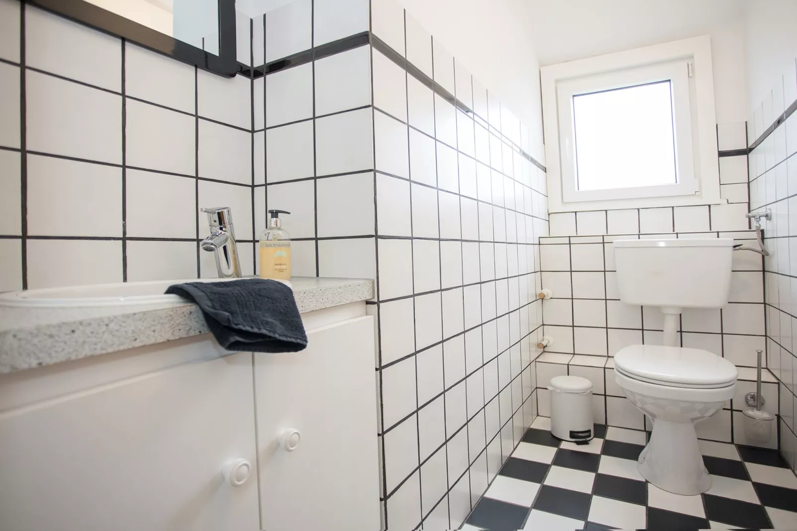 Am Südhang Wohnung 27-Bathroom
