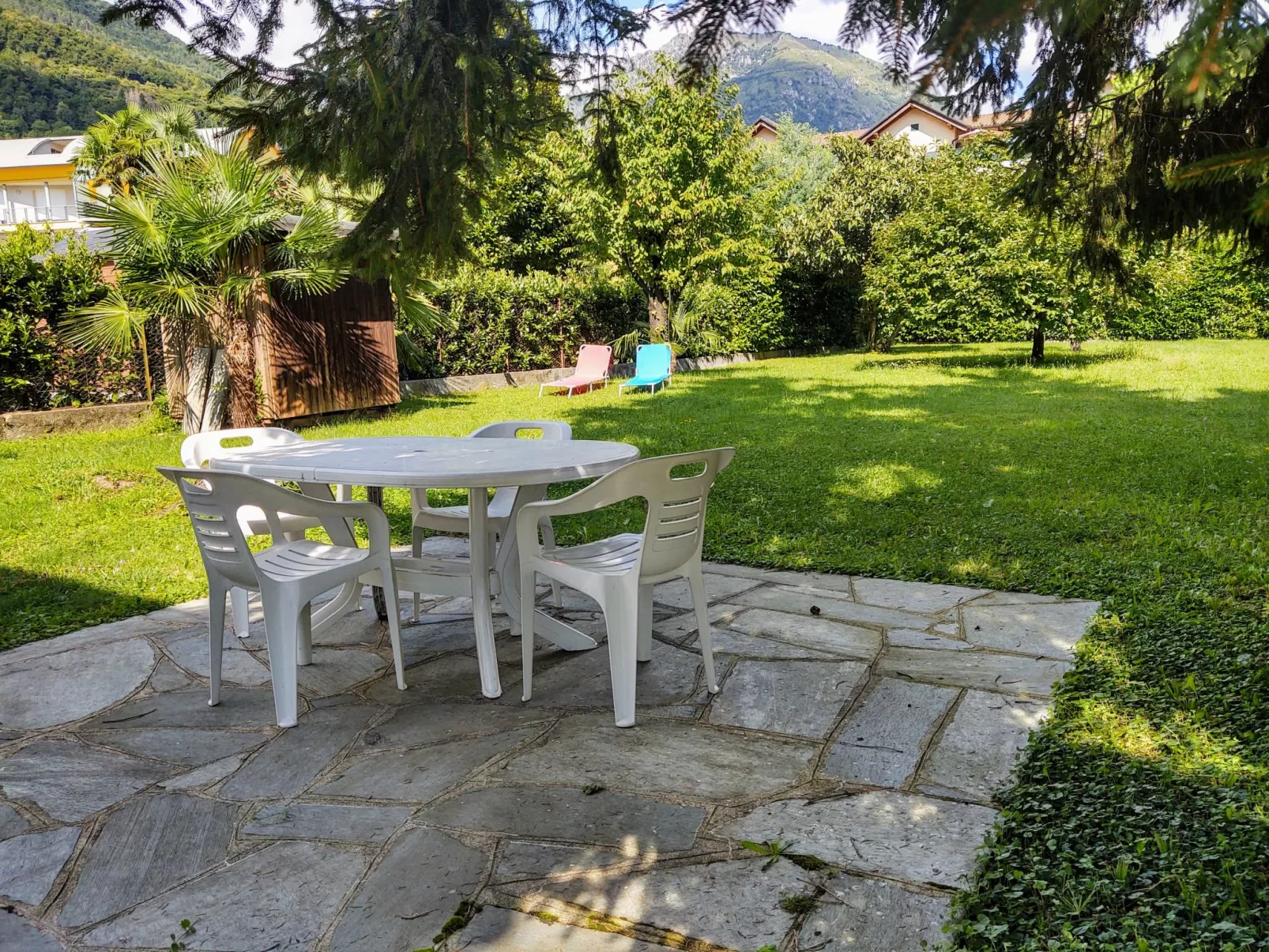 Giardino-Outside
