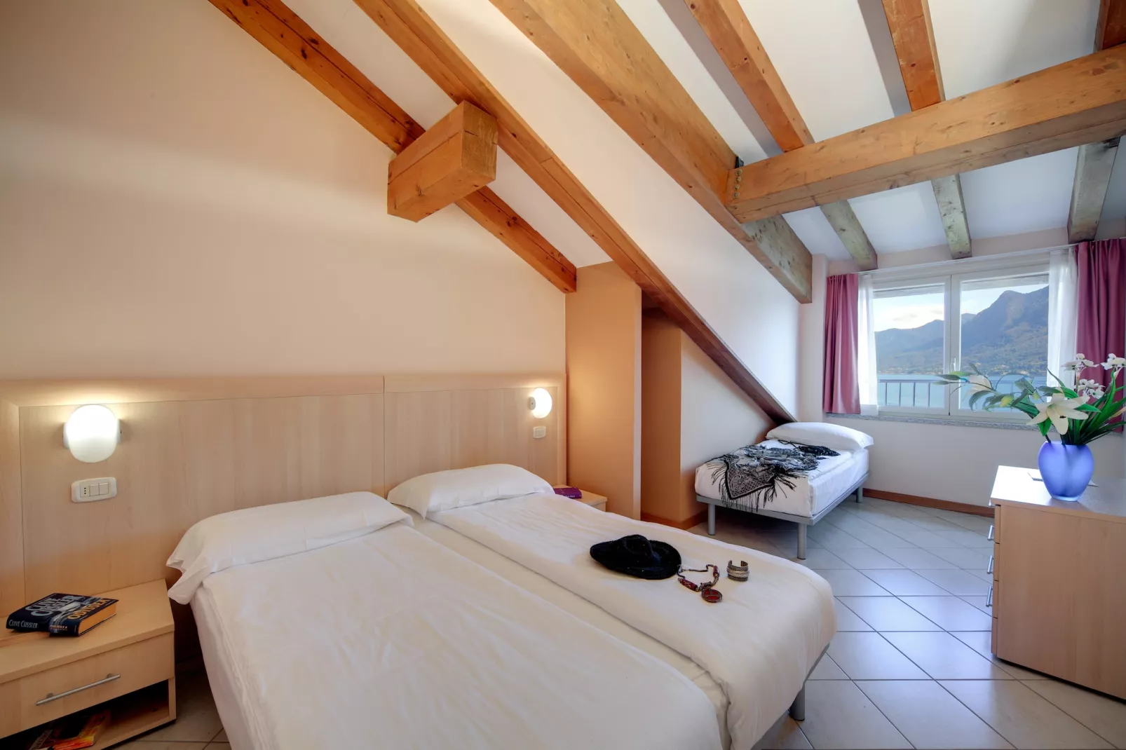 Residence Zust, Verbania Intra-Bilo mansarda-Bedroom