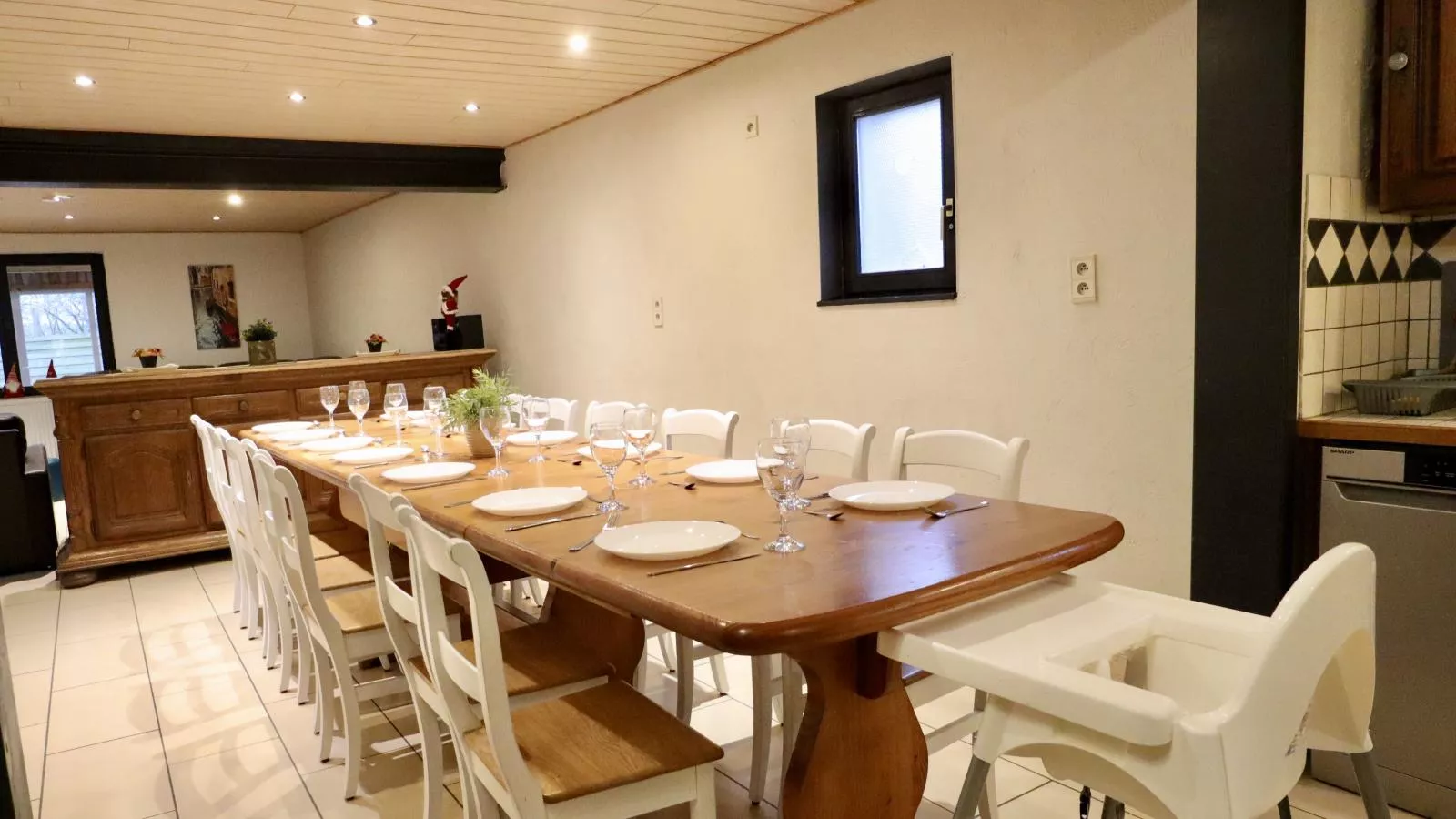 Tchénas-Dining room