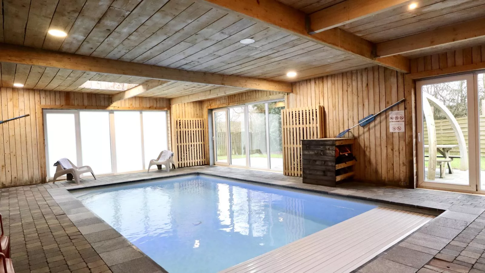 Tchénas-Pool