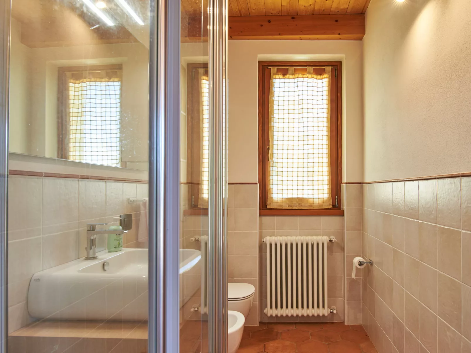 Residenza La Sassicaia-Inside