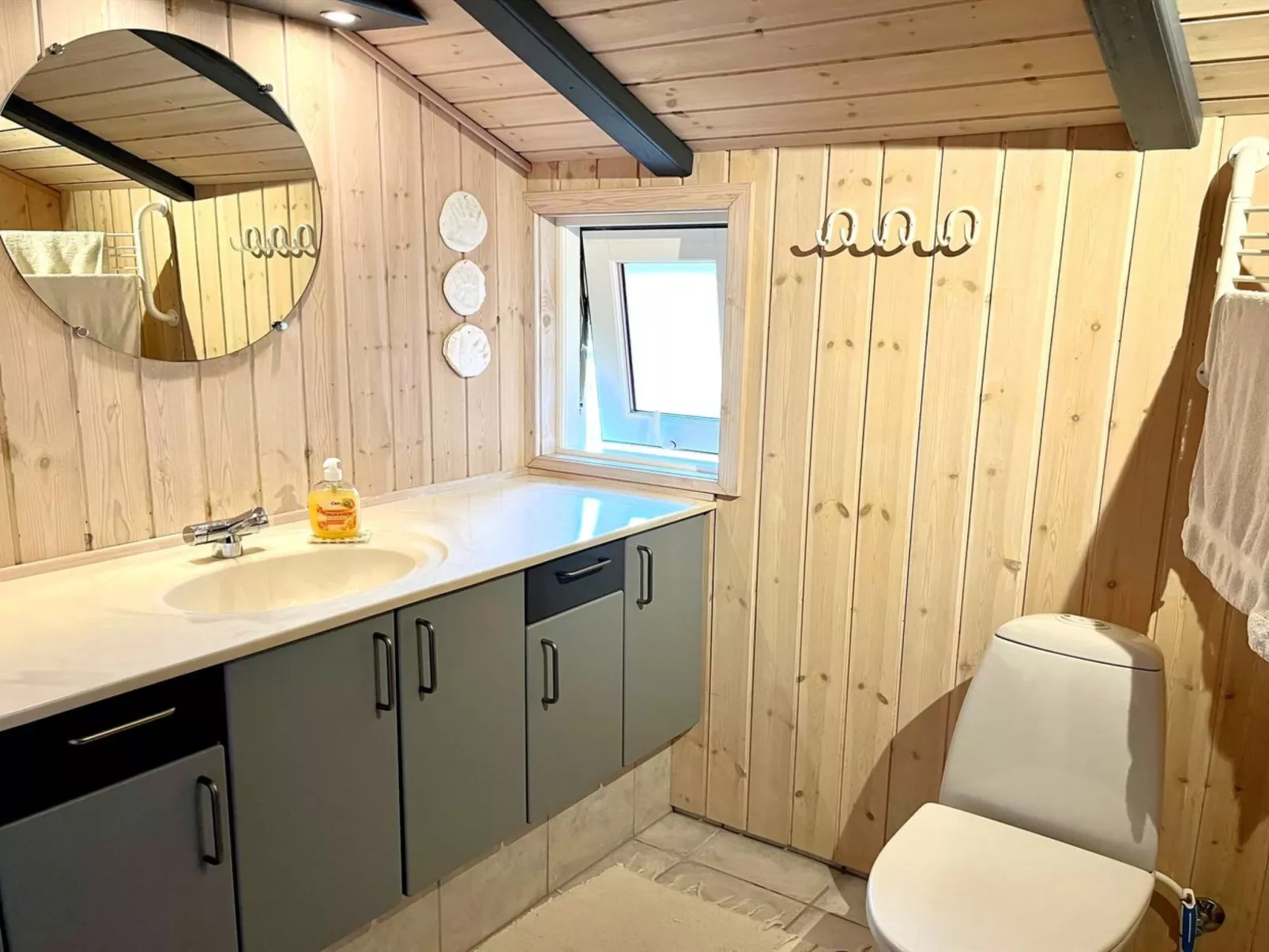 "Esmeralda" - 1.1km from the sea-Inside
