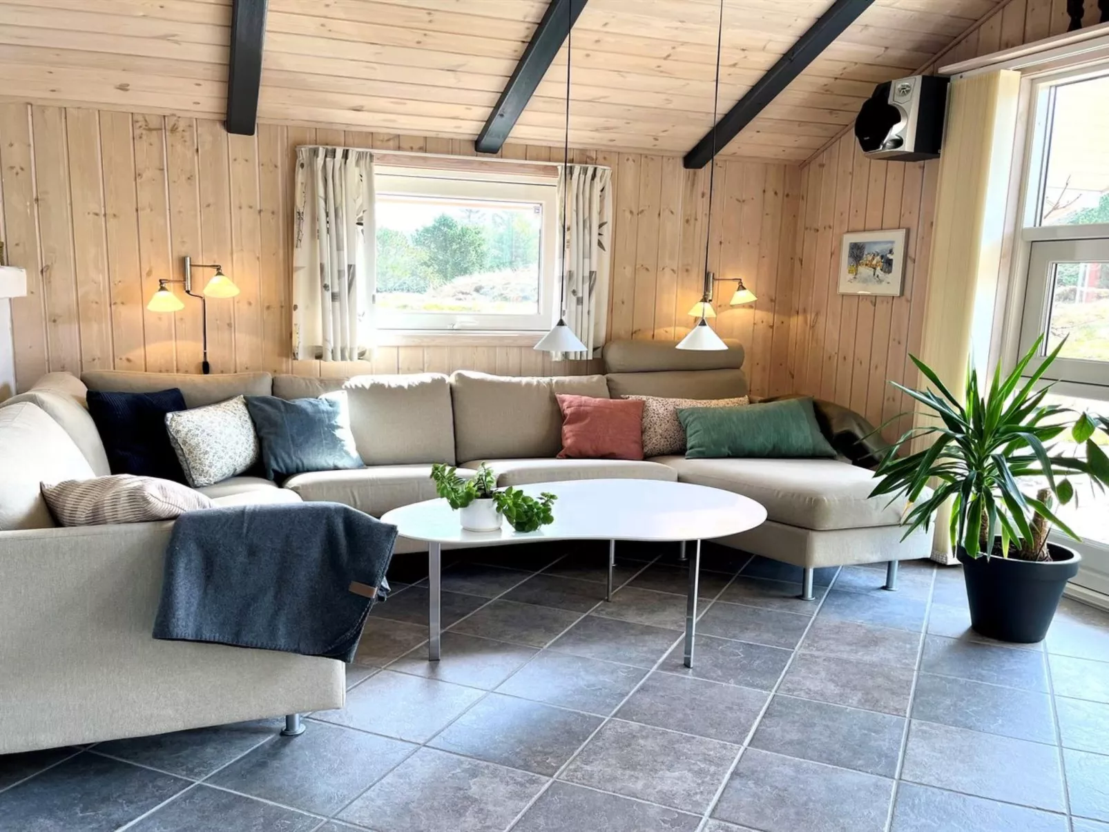 "Esmeralda" - 1.1km from the sea-Inside