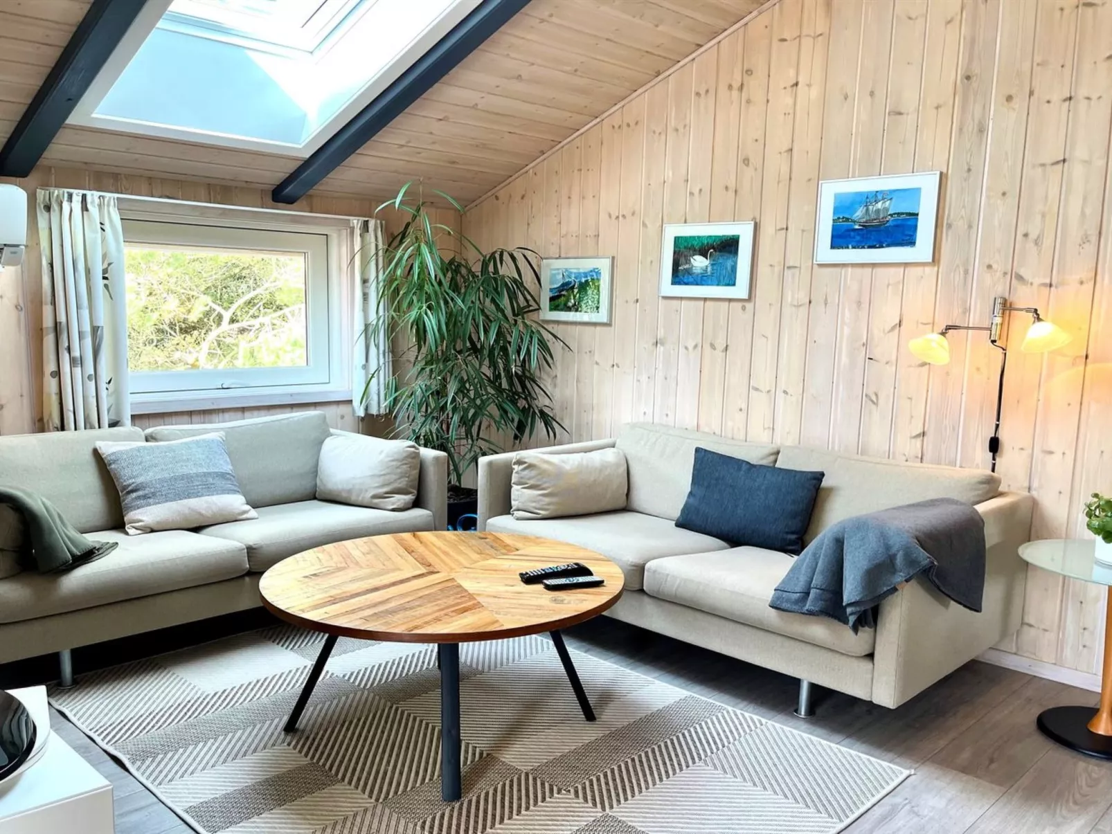 "Esmeralda" - 1.1km from the sea-Inside