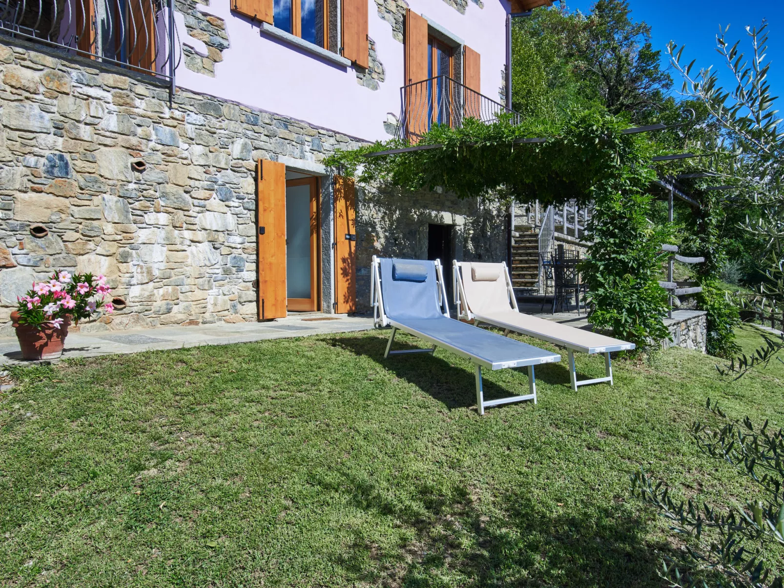 Residenza La Sassicaia-Outside
