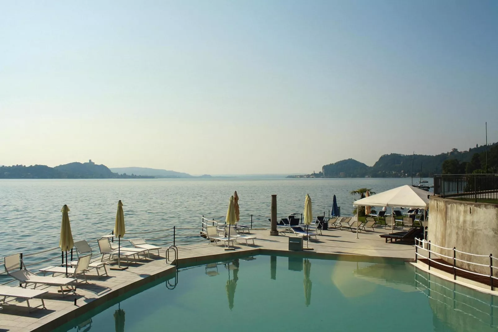 Residence Antico Verbano Meina-Trilo 6-Schwimmbad