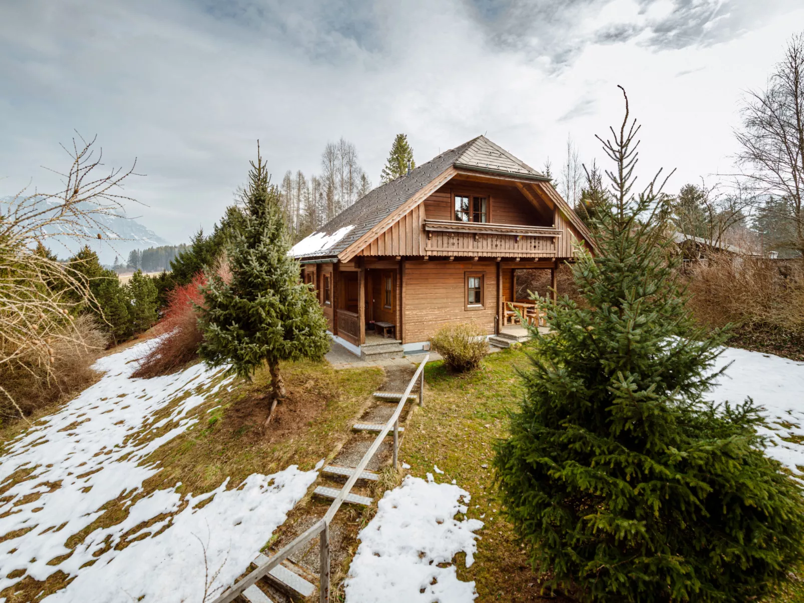 Simons Blockhütte-Outside