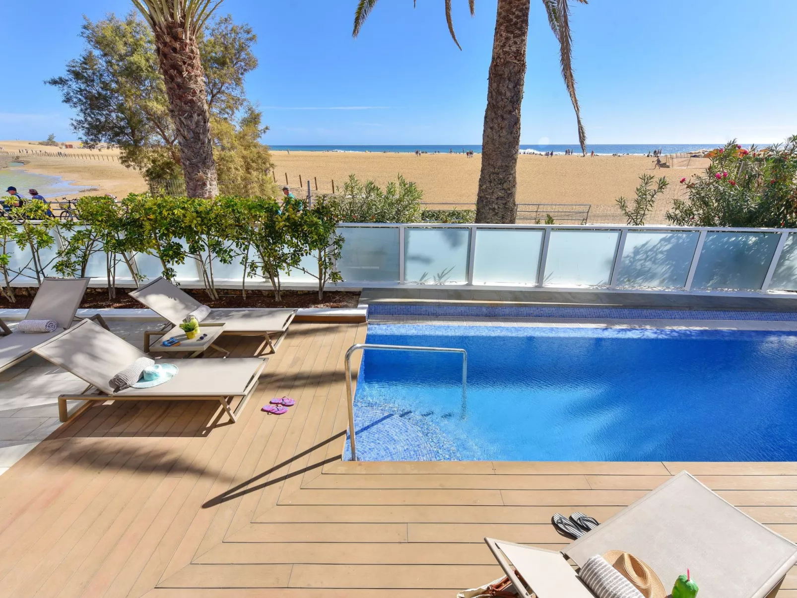 Oasis Serenity-Outside