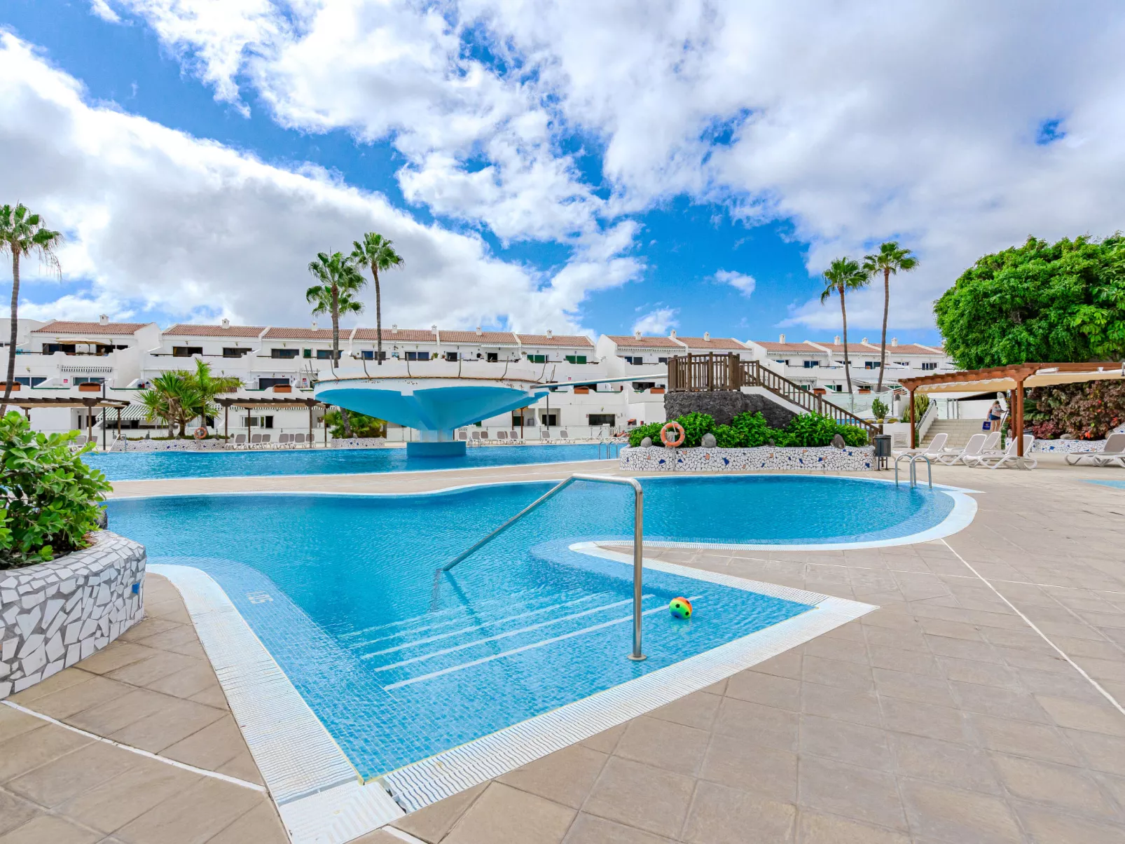 Parque Don Jose Poolside Retreat-Outside