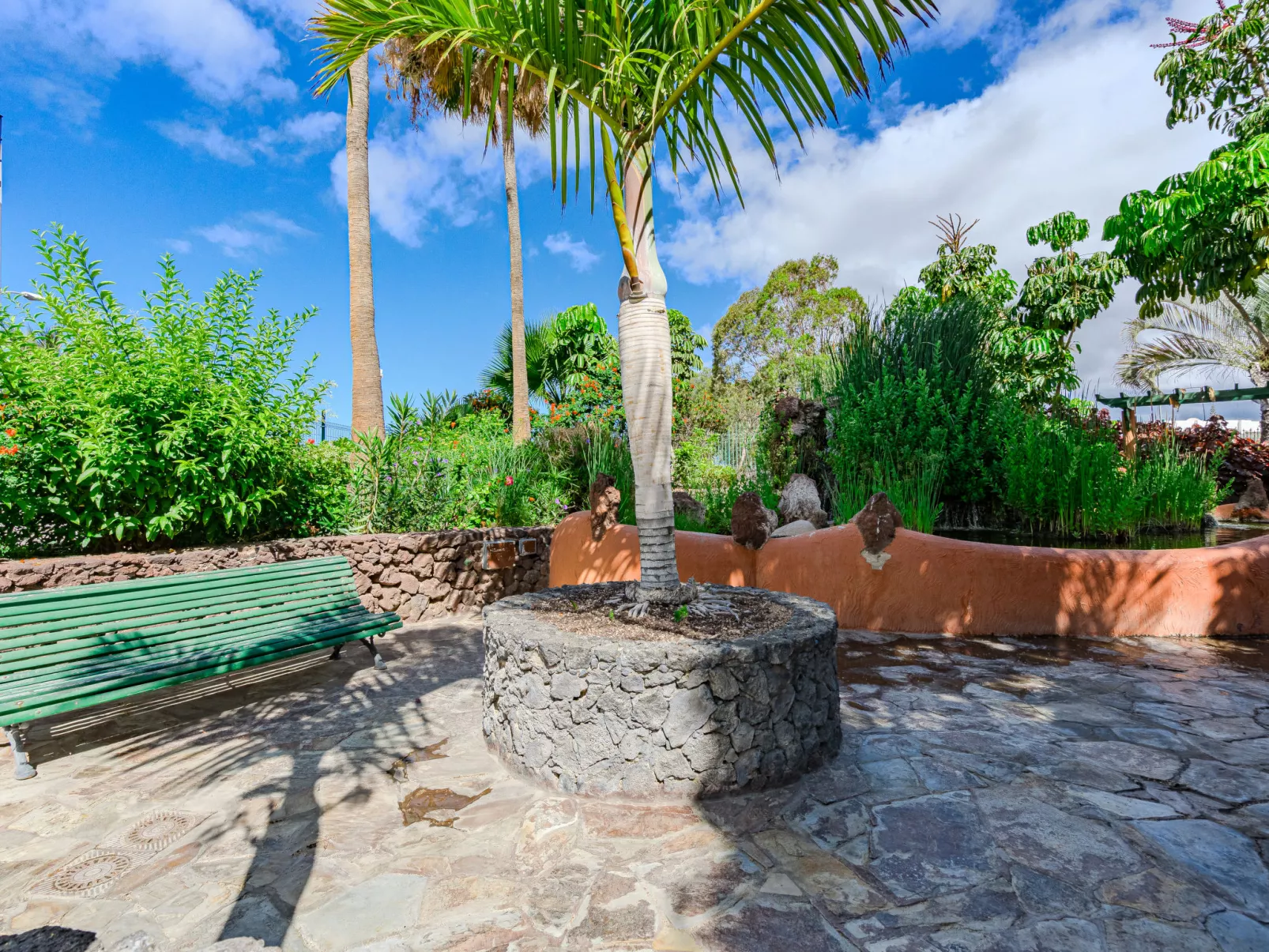 Parque Don Jose Poolside Retreat-Outside