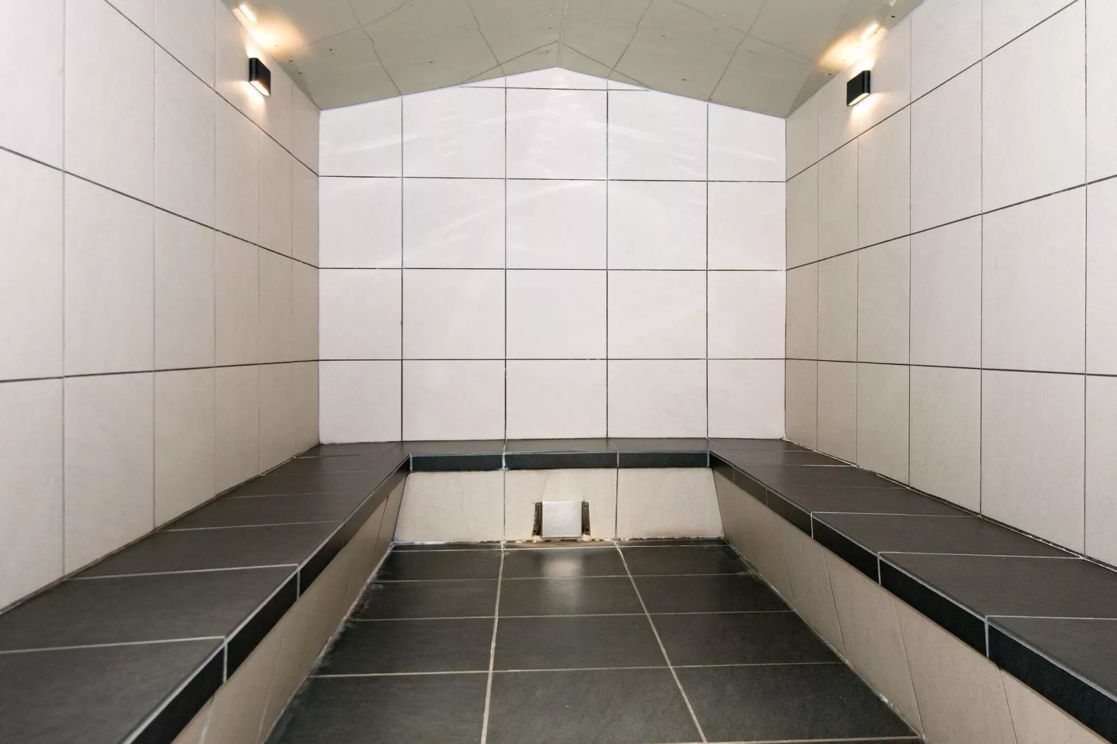 3 room,2 levels,dishwasher-Pool