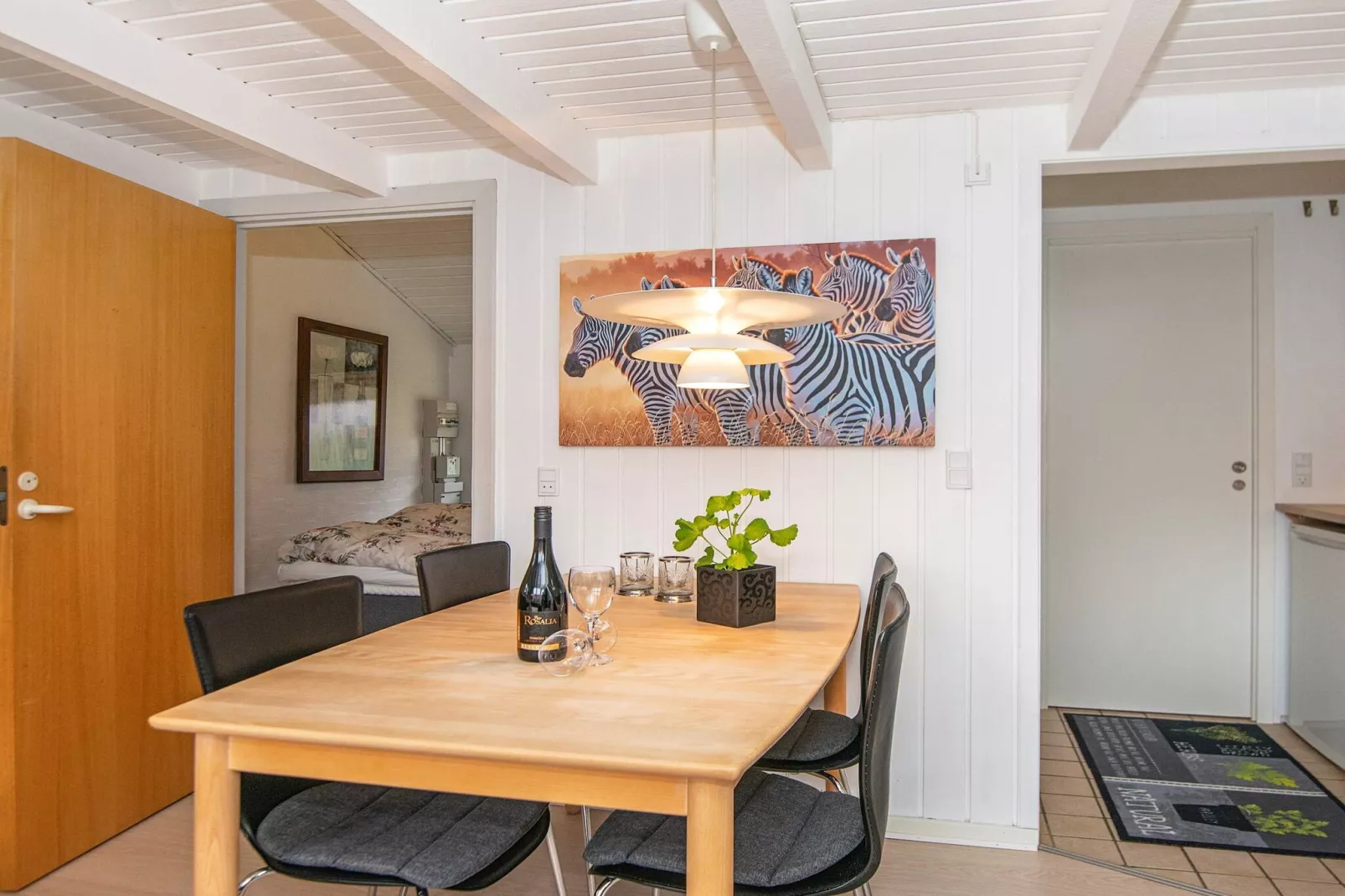 3 room,2 levels,dishwasher-Indoor