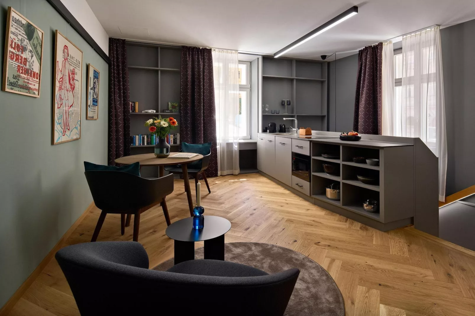 URBANAUTS Studios Fillgrader - 1Person-Living room