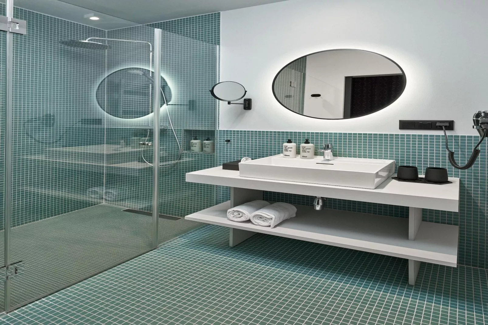 URBANAUTS Studios Fillgrader - 1Person-Bathroom