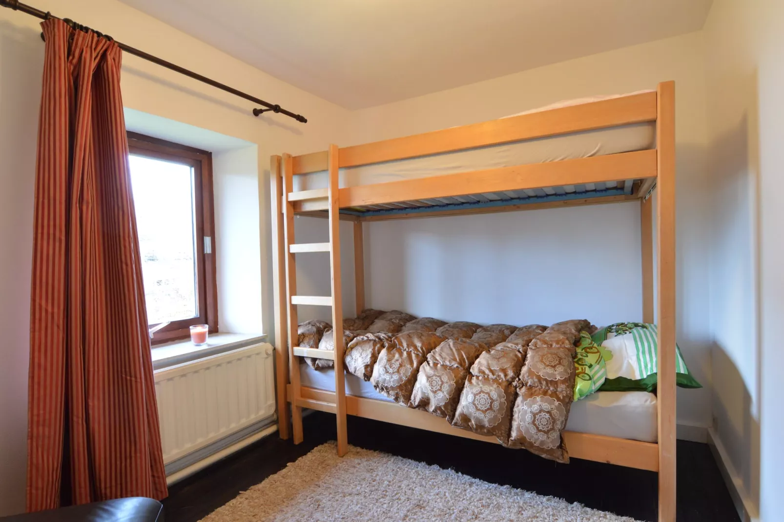 Haus Päsch nahe See mit beheiztem Whirlpool/Sauna-Chambre