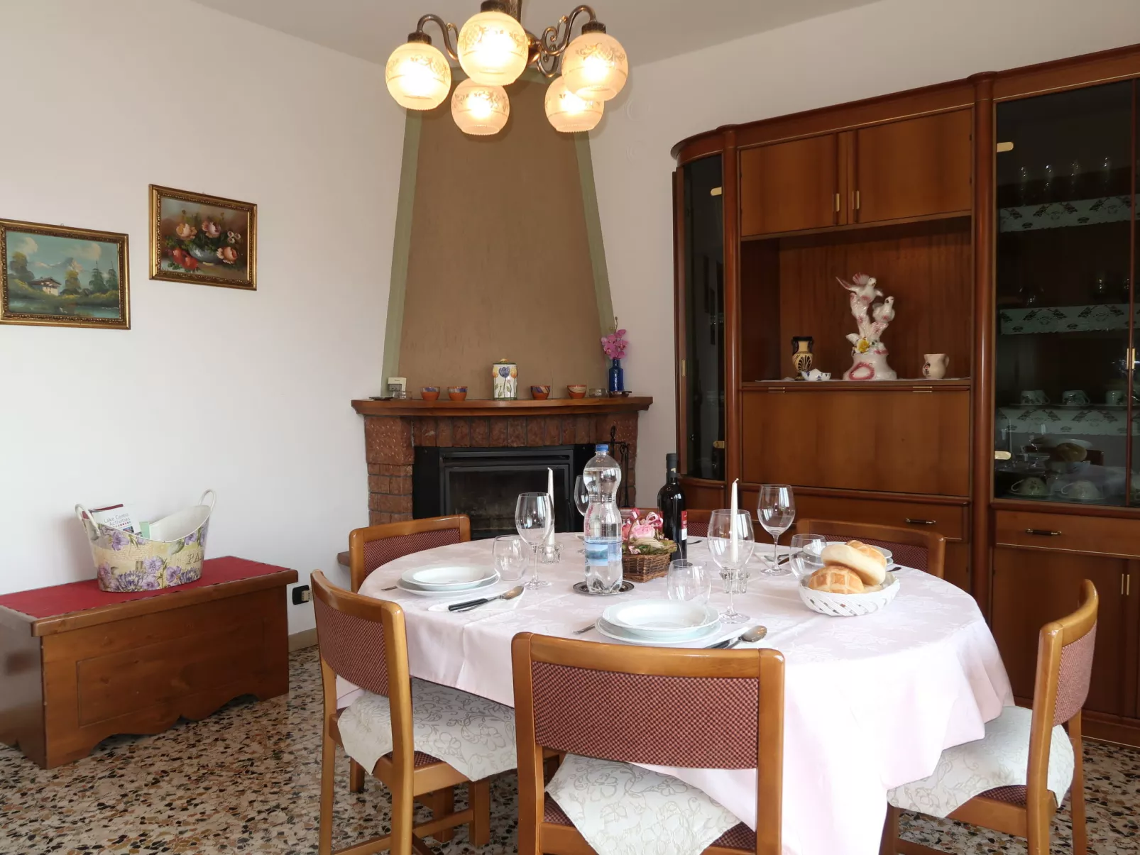 Gialla-Inside