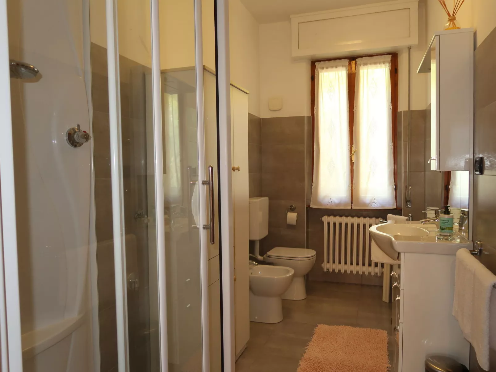 Gialla-Inside