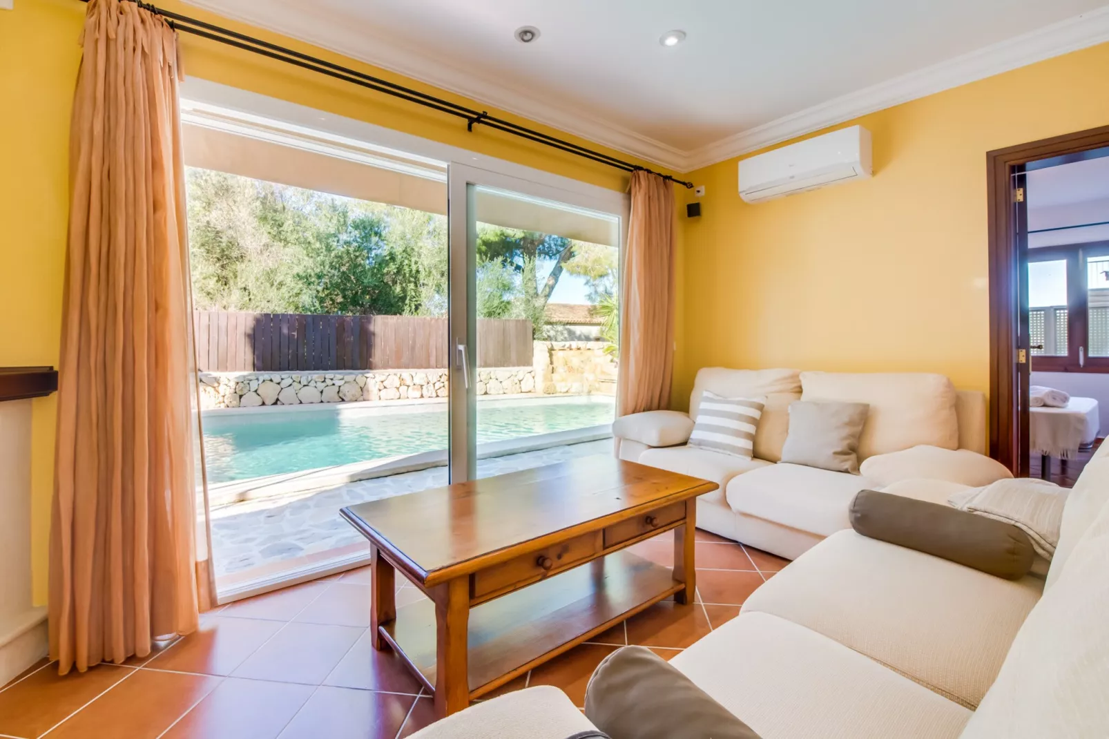 Can Jaume-Living room