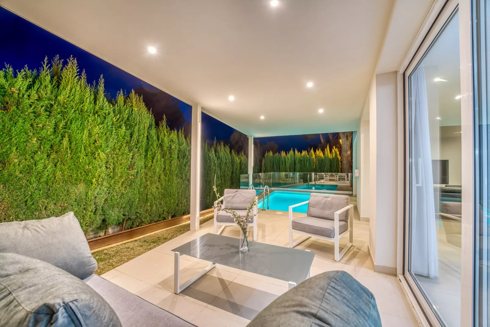 Margalida-Outdoor