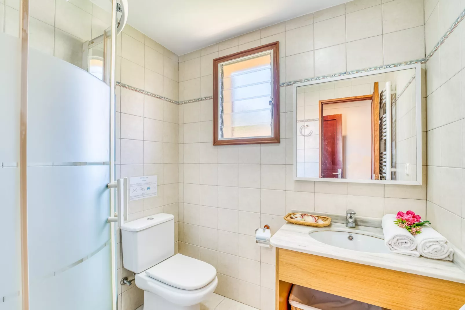 Tacaritx-Bathroom