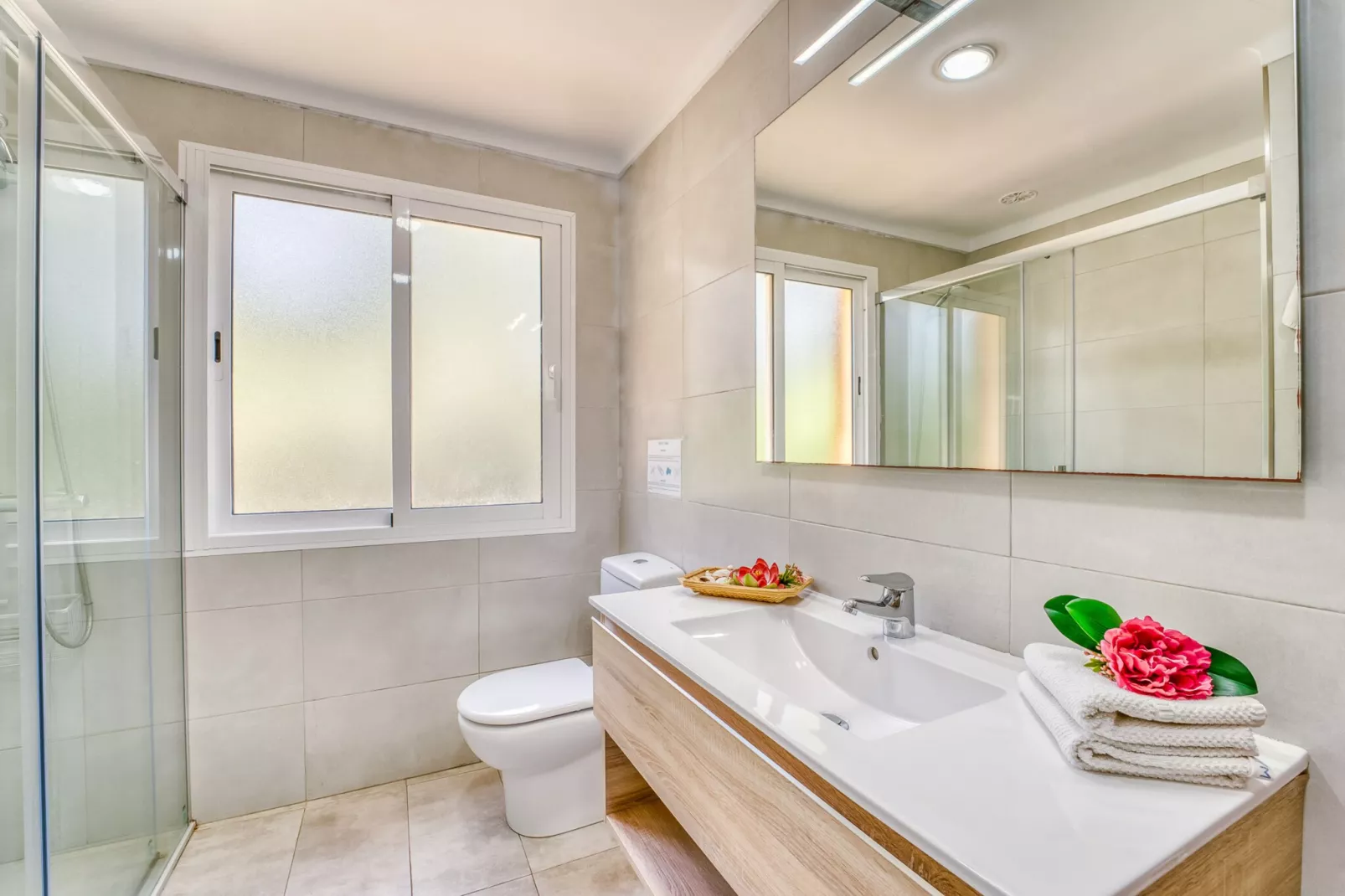 Tacaritx-Bathroom