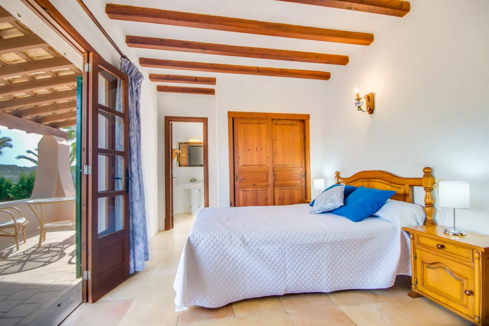 Can Comaro-Bedroom