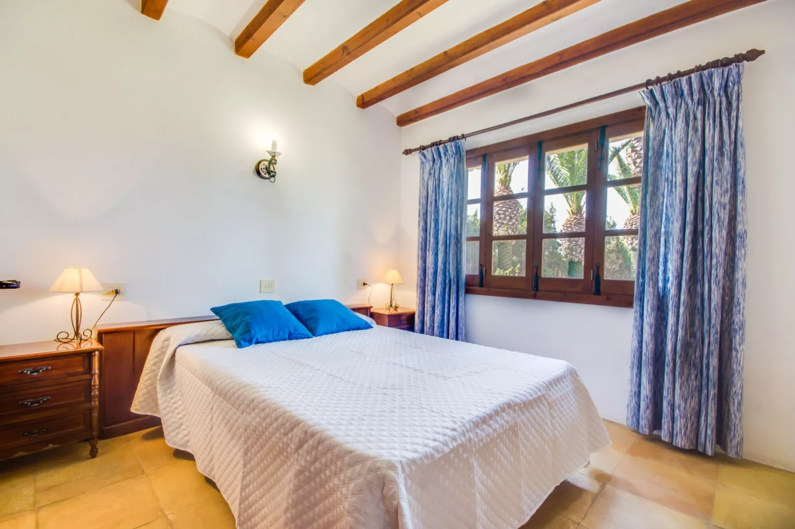 Can Comaro-Bedroom