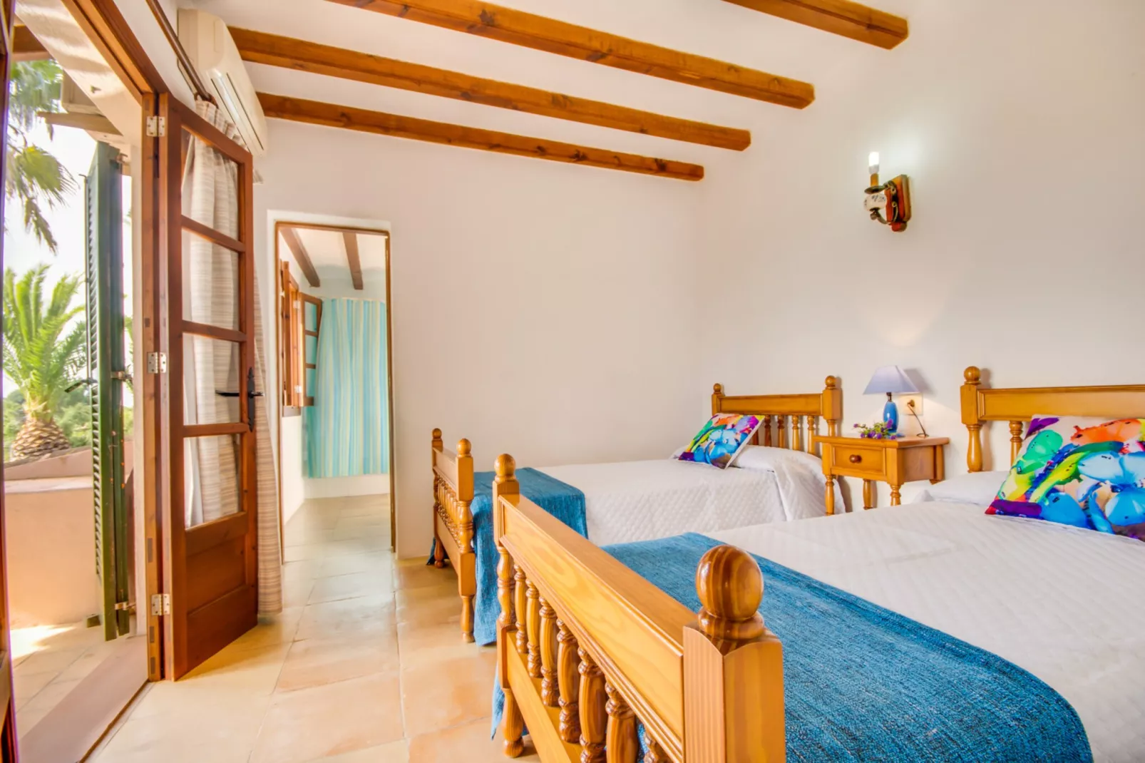 Can Comaro-Bedroom