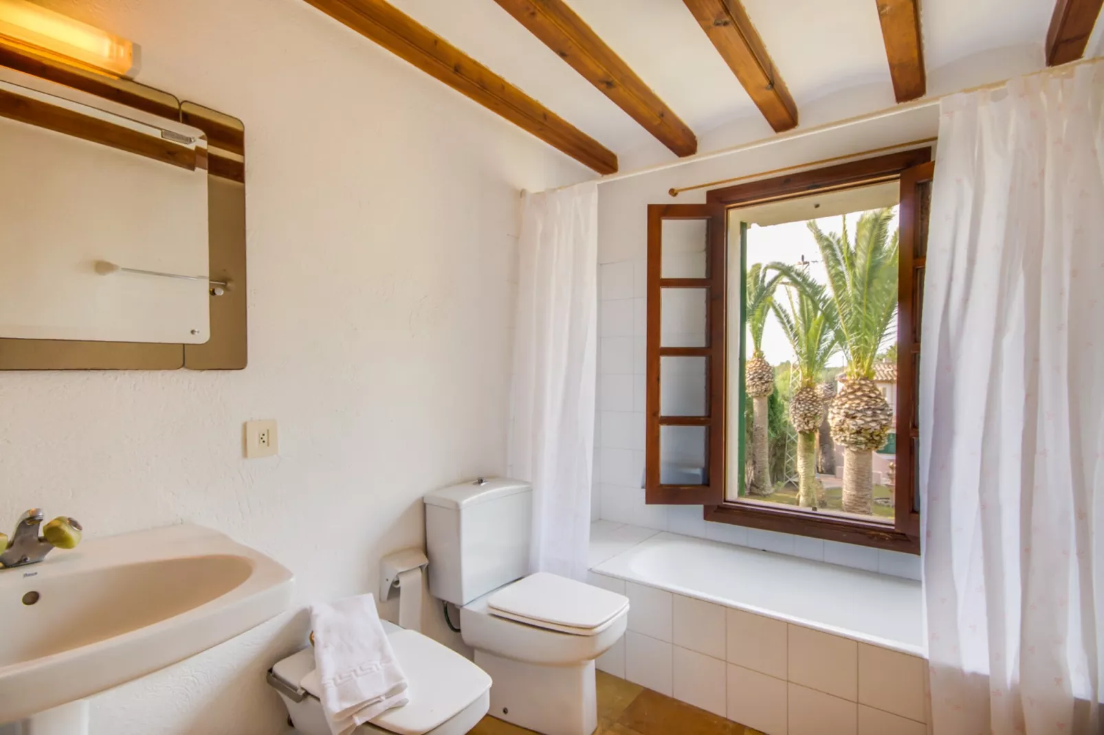 Can Comaro-Bathroom