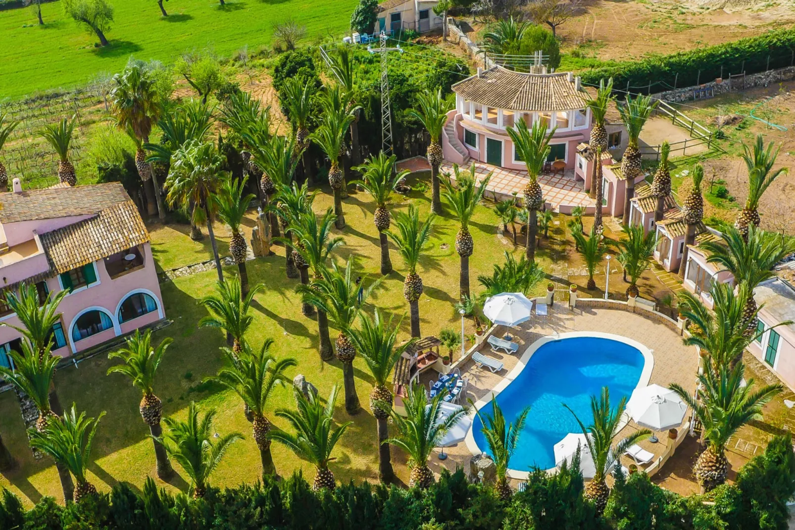 Can Comaro-Outdoor