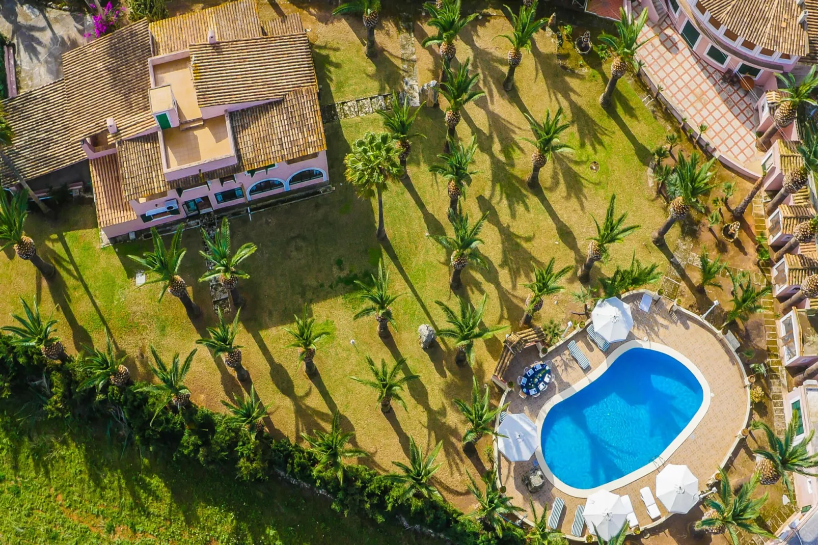 Can Comaro-Outdoor