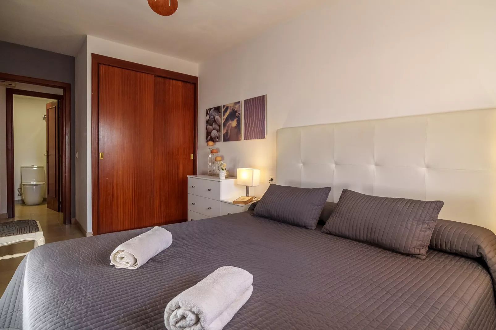 NICE 4 YOU-Bedroom