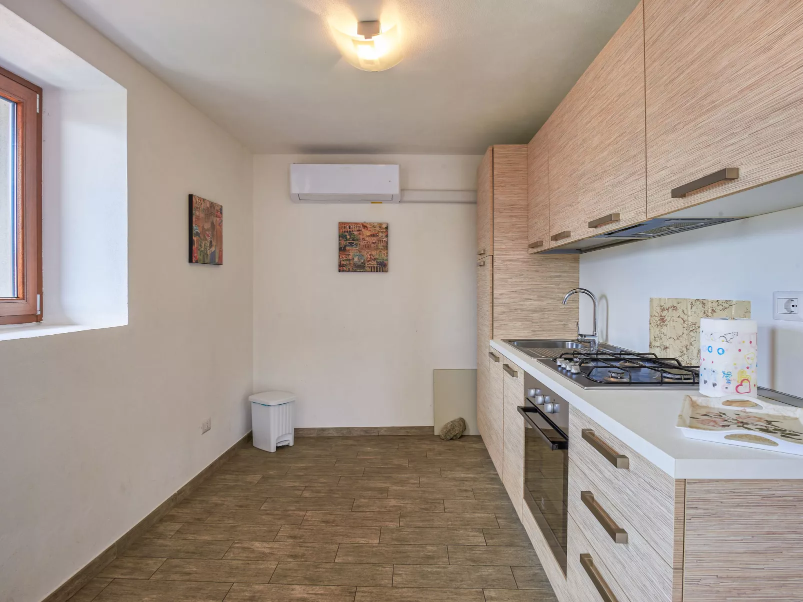 Rustico Maria (DMA391)-Dedans