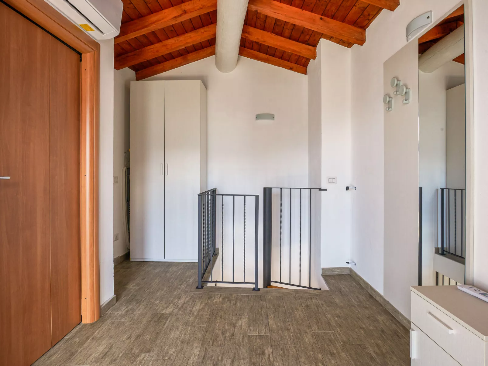 Rustico Maria (DMA391)-Dedans