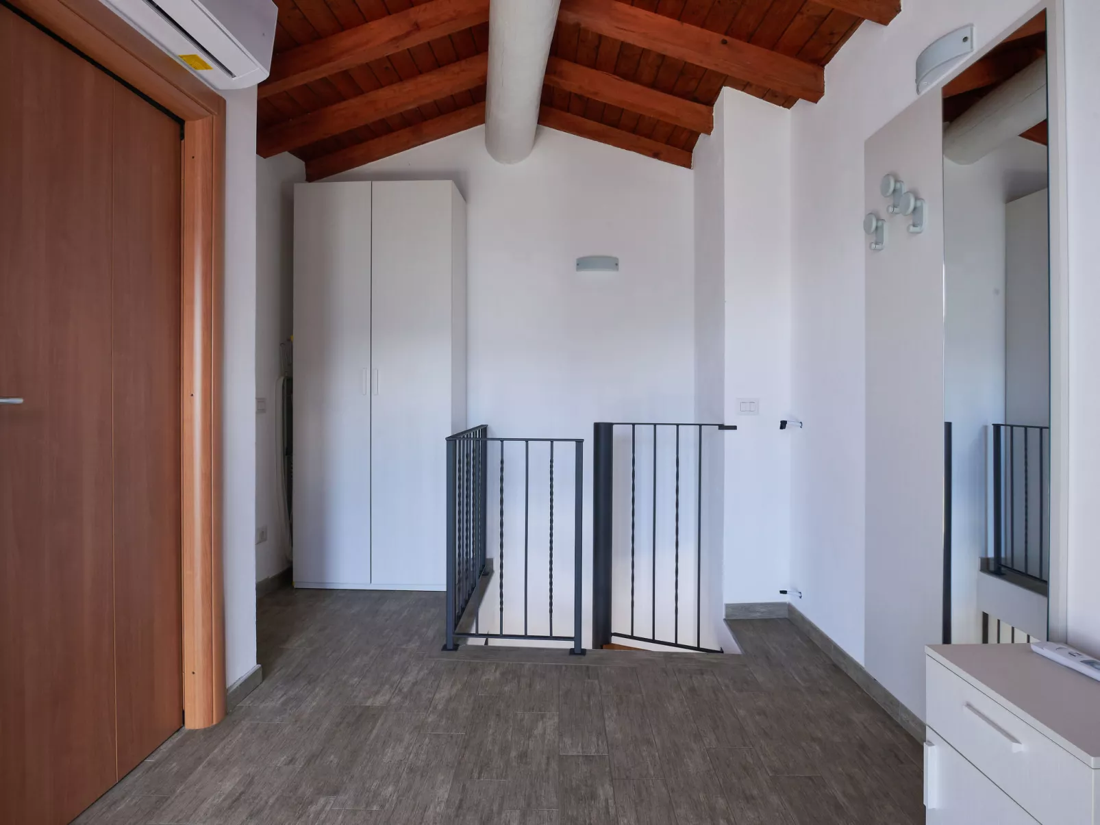 Rustico Maria (DMA392)-Inside