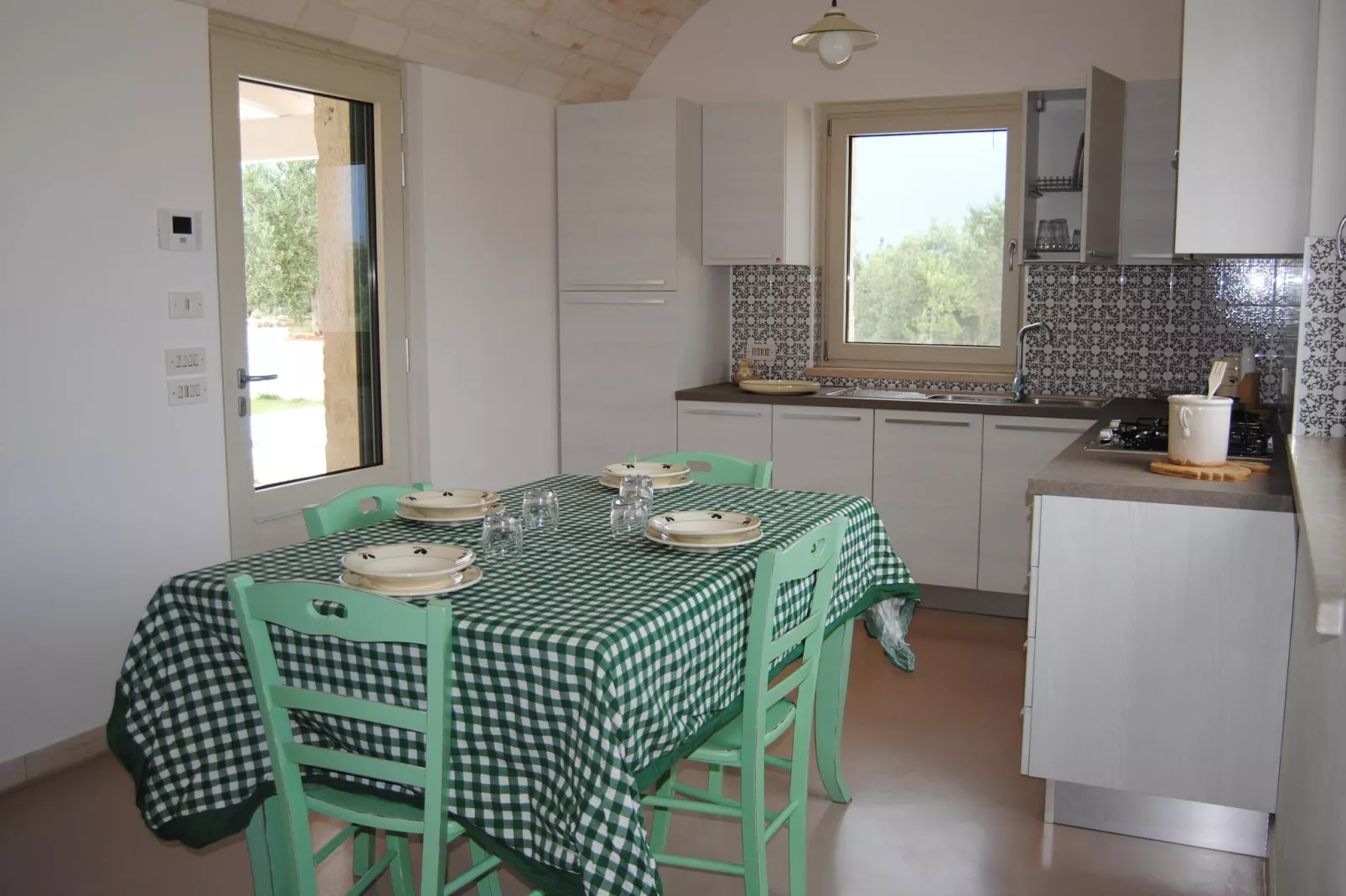 Trullo Amato Cisternino-Kitchen