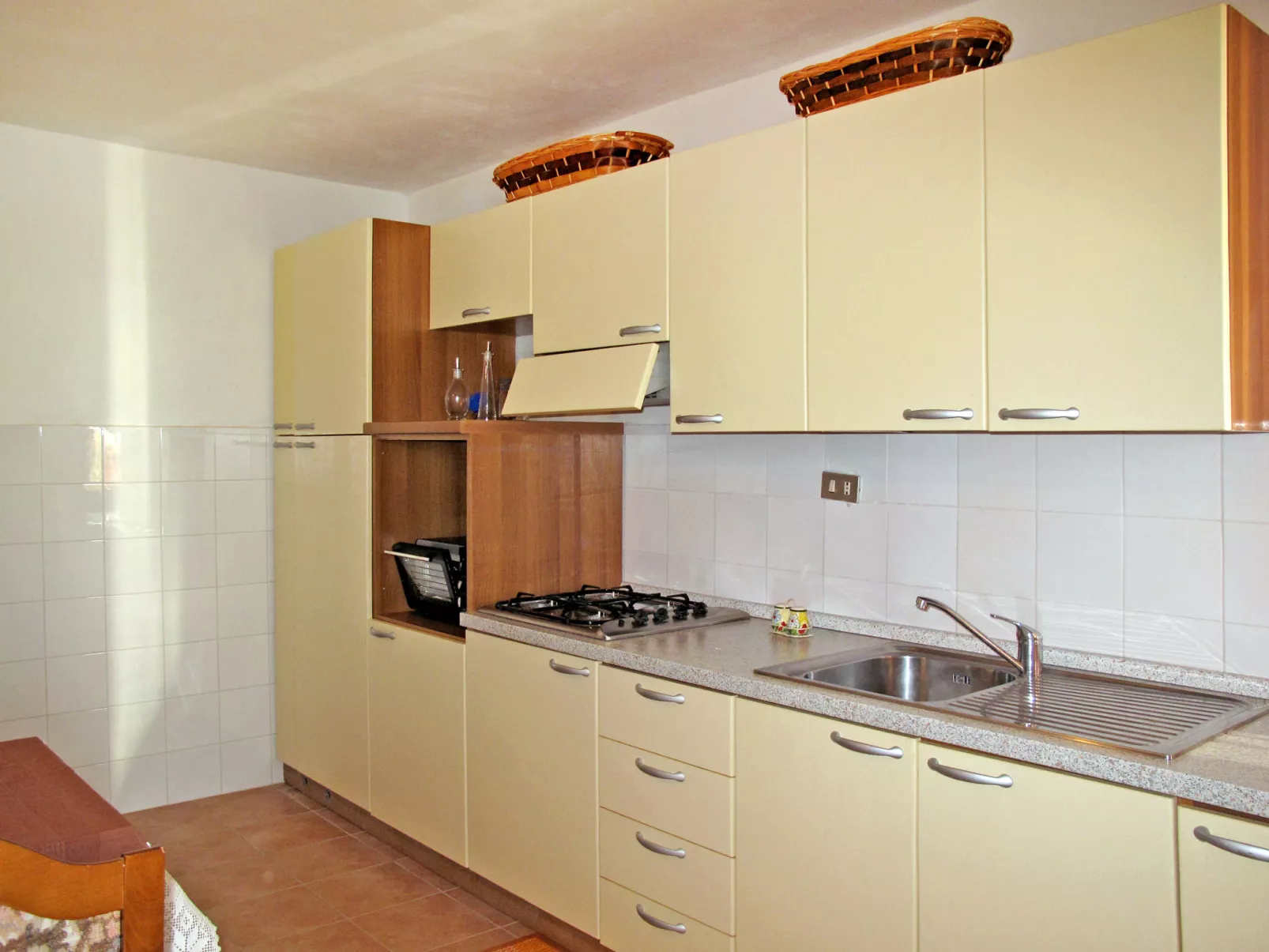 Sofia (DMA333)-Inside
